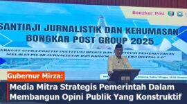 Gubernur Mirza Saat Membuka Santiaji Jurnalistik dan Kehumasan Bongkar Post Group 2025 di Horison Hotel, Sabtu (18/10/2025)