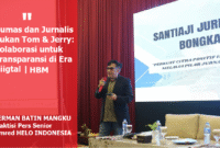 HBM, saat memberi materi pada para peserta bimtek Santiaji Jurnalistik dan Kehumasan Bongkar Post Group 2025 di Ballroom Hotel Horison Bandarlampung, Sabtu (18/10/2025)/poto dok bongkarpost
