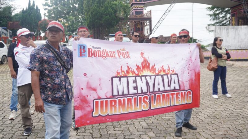 Aksi Massa Jurnalis Lampung Tengah di Gedung DPRD./foto.dok BP
