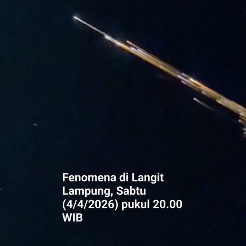Penampakan Benda Bercahaya di Langit Lampung, Sabtu (4/4/2026)/ photo.Istimewa
